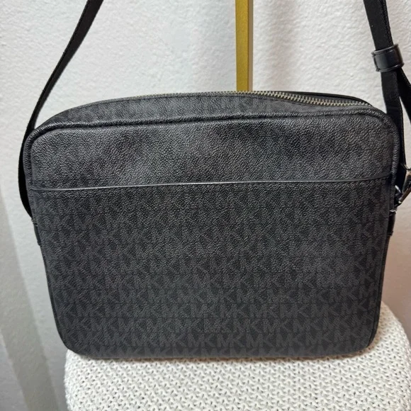 Michael kors Cooper Black Flat Camera Crossbody Bag - Picture 4 of 13